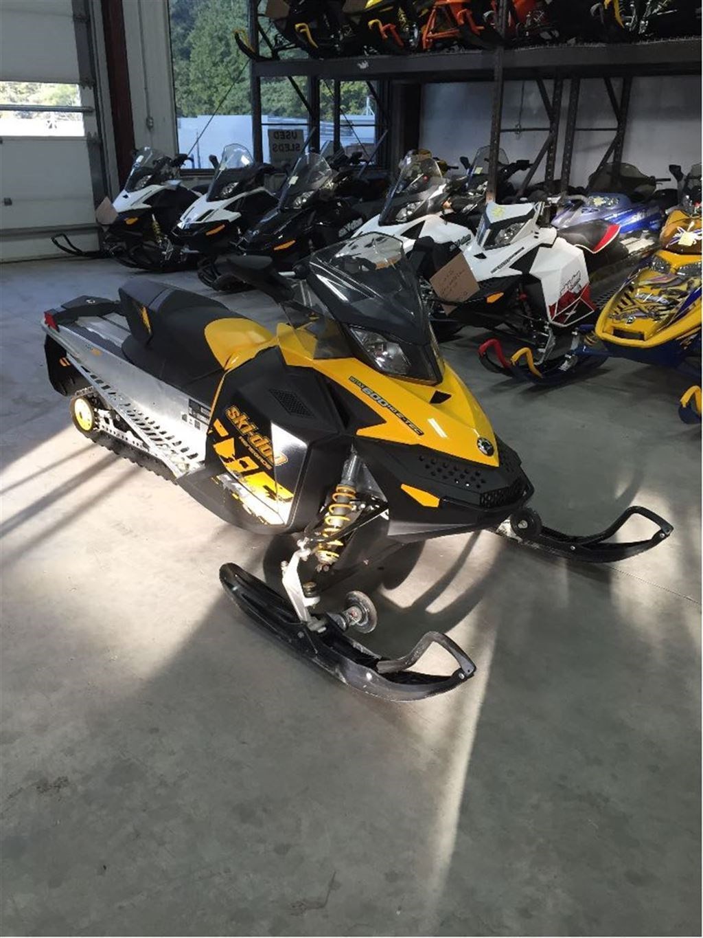 SkiDoo Renegade 600 Etec 2010 Used Snowmobile for Sale in Kirkfield, Ontario SledDealers.ca
